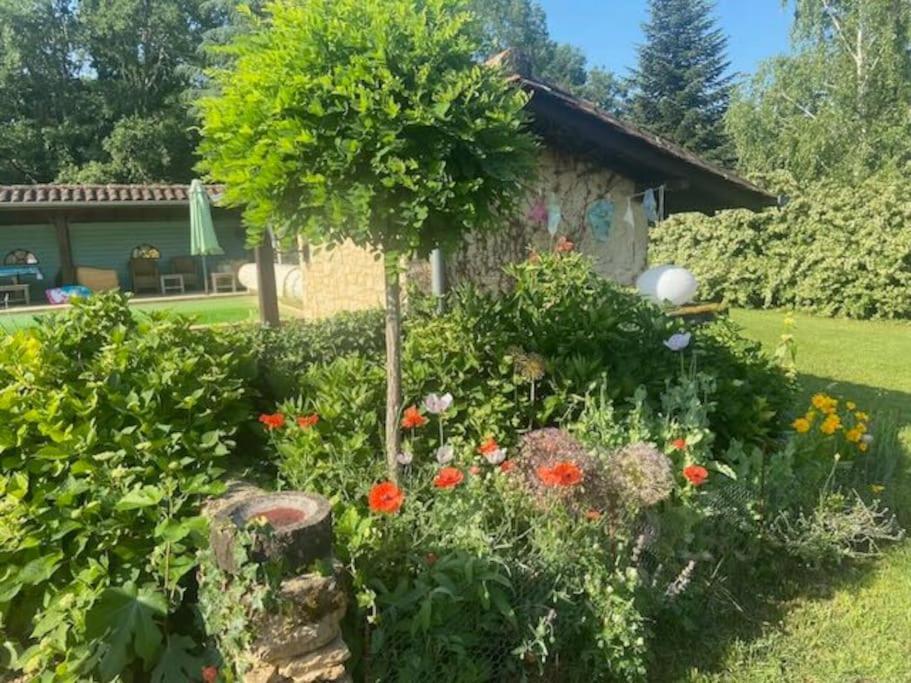 Appartamento Le Bon Chemin Ateliers Sainte-Nathalène Esterno foto