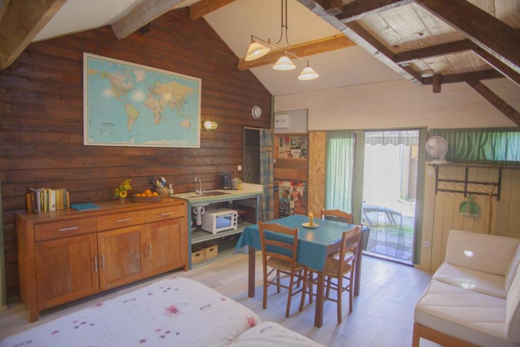 Appartamento Le Bon Chemin Ateliers Sainte-Nathalène Esterno foto