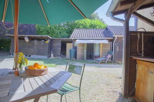 Appartamento Le Bon Chemin Ateliers Sainte-Nathalène Esterno foto