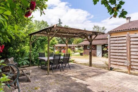 Appartamento Le Bon Chemin Ateliers Sainte-Nathalène Esterno foto